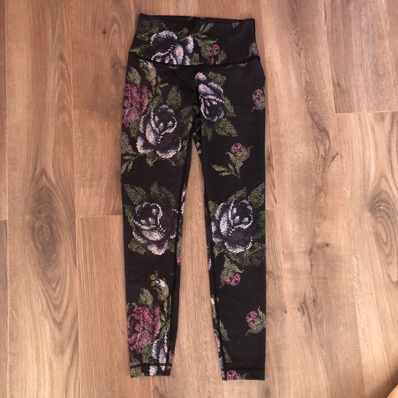 Lululemon High Rose Wunder Unders - Picture 2 of 7